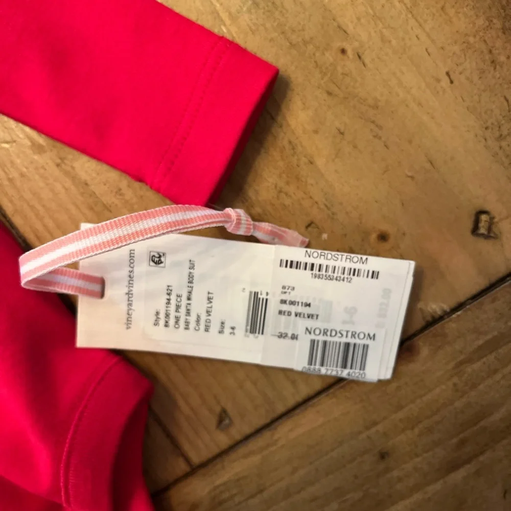 Vineyard Vines Red Santa Cotton Christmas Kids Onesie NWT - Picture 4 of 4